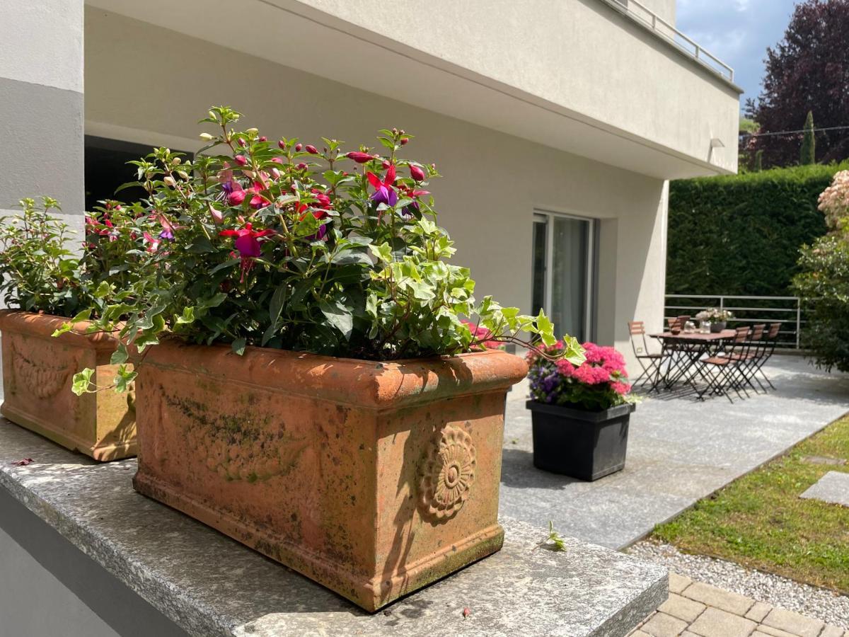 My Humble House -Appartamento In Villa Con Vista Lago Oggiono Exteriör bild